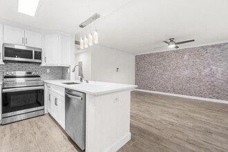 6 Burgundy A in Delray Beach, FL - Building Photo - Building Photo