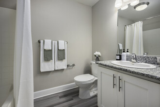 The Oaks at Hackberry in Sacramento, CA - Building Photo - Interior Photo