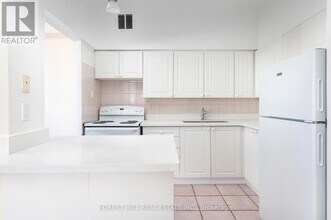 34 Walmer Rd in Toronto, ON - Building Photo - Building Photo