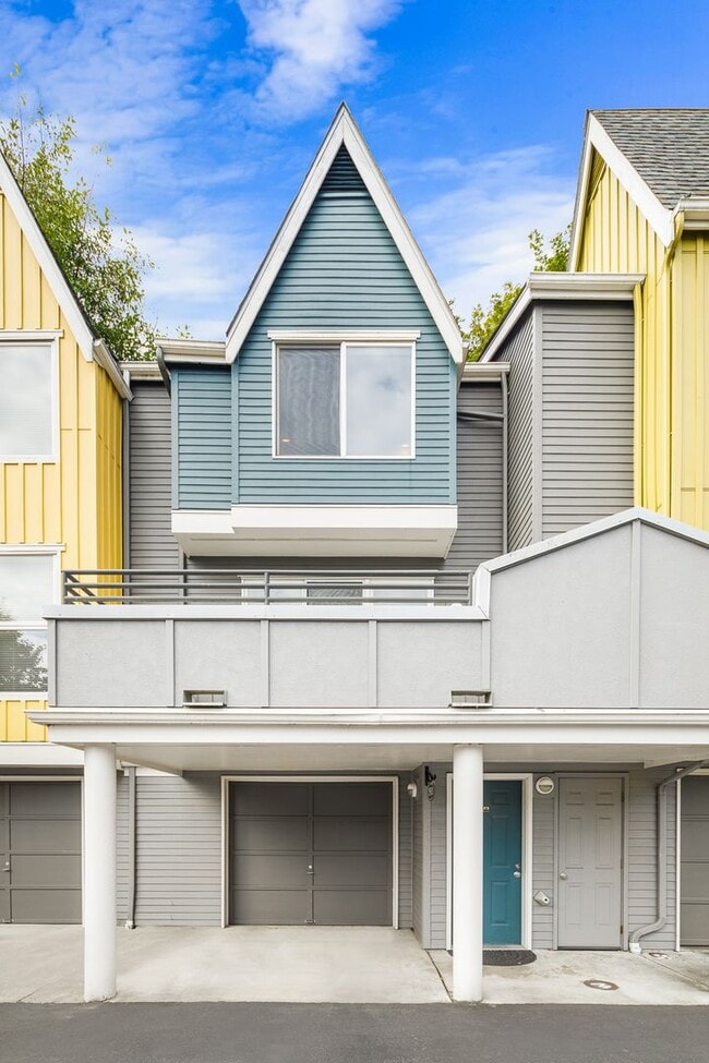 1511 Cherrylane Ave S in Seattle, WA - Building Photo - Building Photo