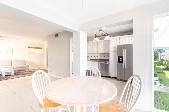 property at 19 Colonial Club Dr