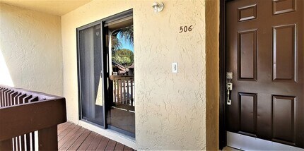 506 Lakeview Dr E in Royal Palm Beach, FL - Building Photo - Building Photo