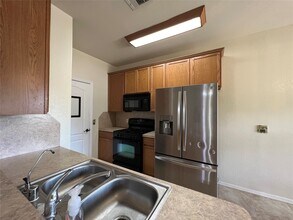 1053 Shadow Glenn Dr in Conroe, TX - Building Photo - Building Photo