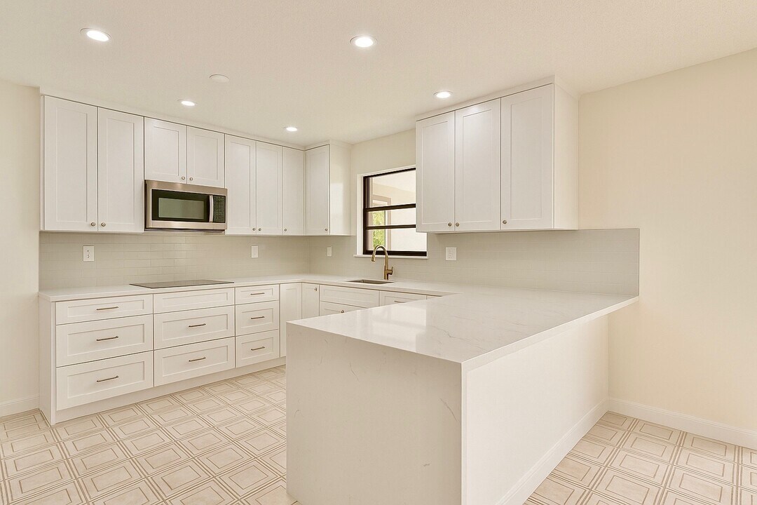 9972 SW 4th St in Miami, FL - Building Photo