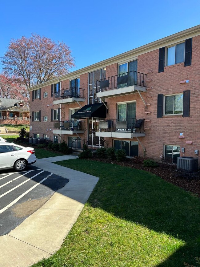 106 S Anderson St in Morganton, NC - Building Photo - Building Photo