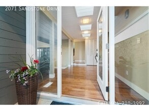 2071 Sandstone Dr in Abbotsford, BC - Building Photo - Building Photo
