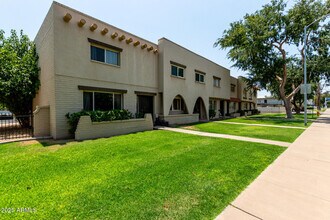 6825 E Osborn Rd in Scottsdale, AZ - Building Photo - Building Photo