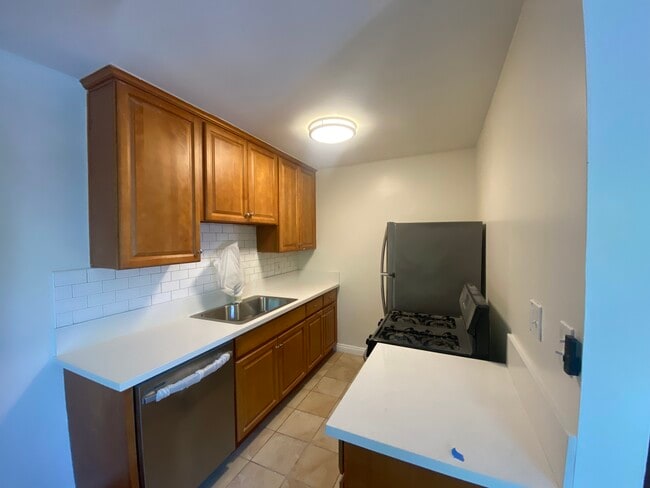 1427 Centinela Ave, Unit 2 in Santa Monica, CA - Building Photo - Building Photo