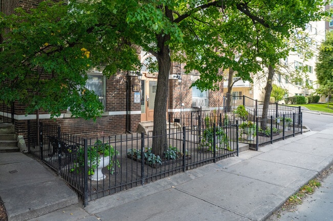 96 Isabella St in Toronto, ON - Building Photo - Building Photo