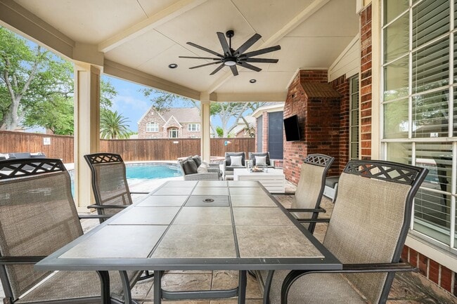 property at 2515 Masters Dr