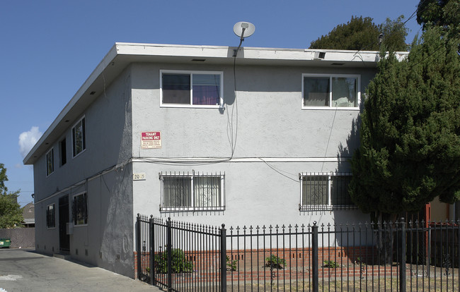 2045 85th Ave in Oakland, CA - Building Photo - Building Photo