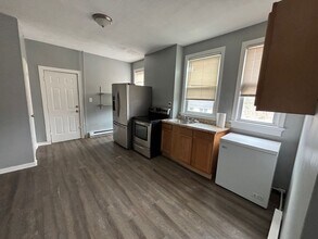 2372 Main St in Hartford, CT - Building Photo - Building Photo