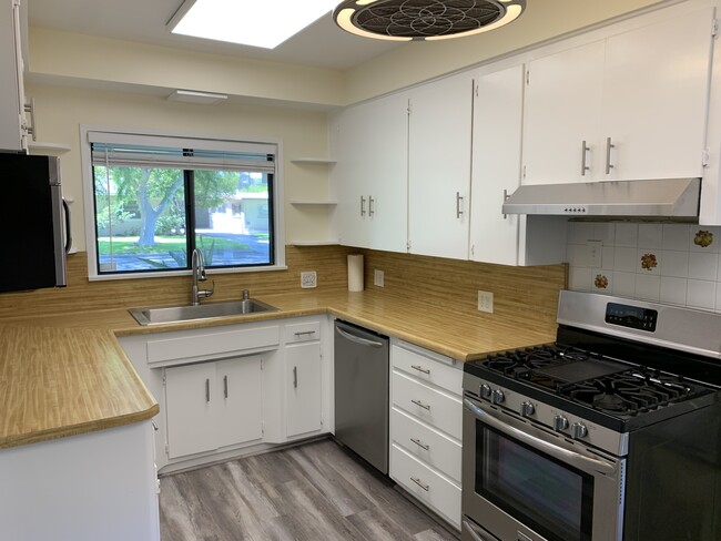 4569 Granada Ave in Riverside, CA - Building Photo - Building Photo