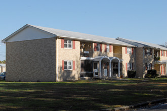 Woodcrest Apartments in Egg Harbor Township, NJ - Building Photo - Building Photo