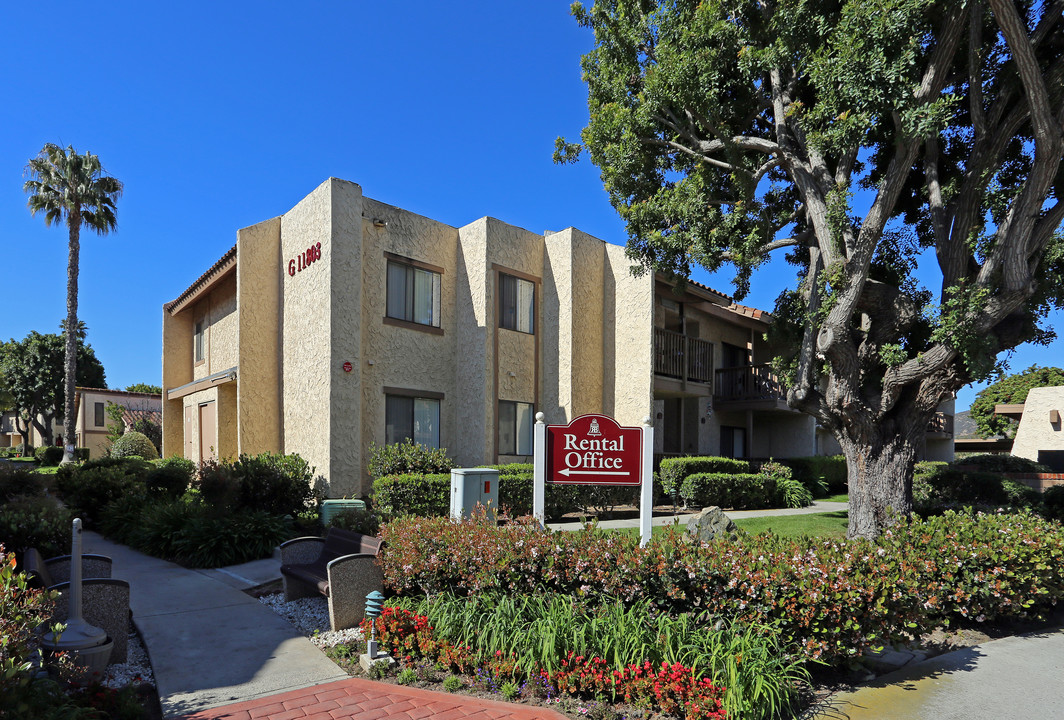 RB Racquet Club Apartments in San Diego, CA - Foto de edificio