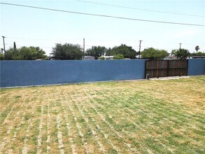 26 Adams St in Mission, TX - Building Photo - Building Photo