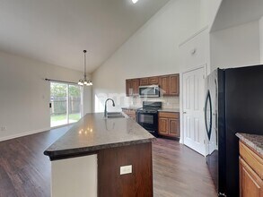 1907 Brewers Pl in Taylor, TX - Building Photo - Building Photo