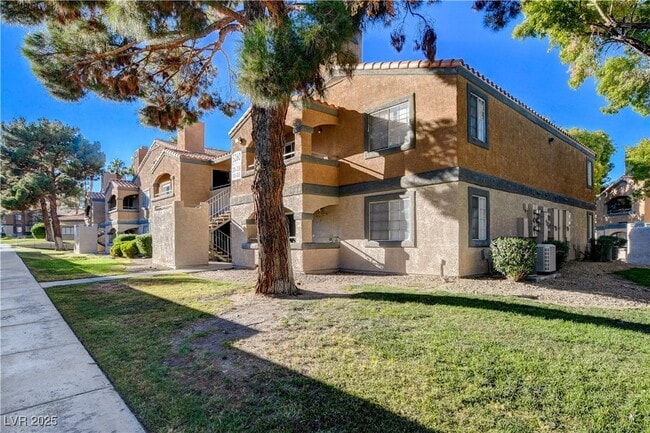 5260 Mission Monterey Ln in Las Vegas, NV - Building Photo - Building Photo