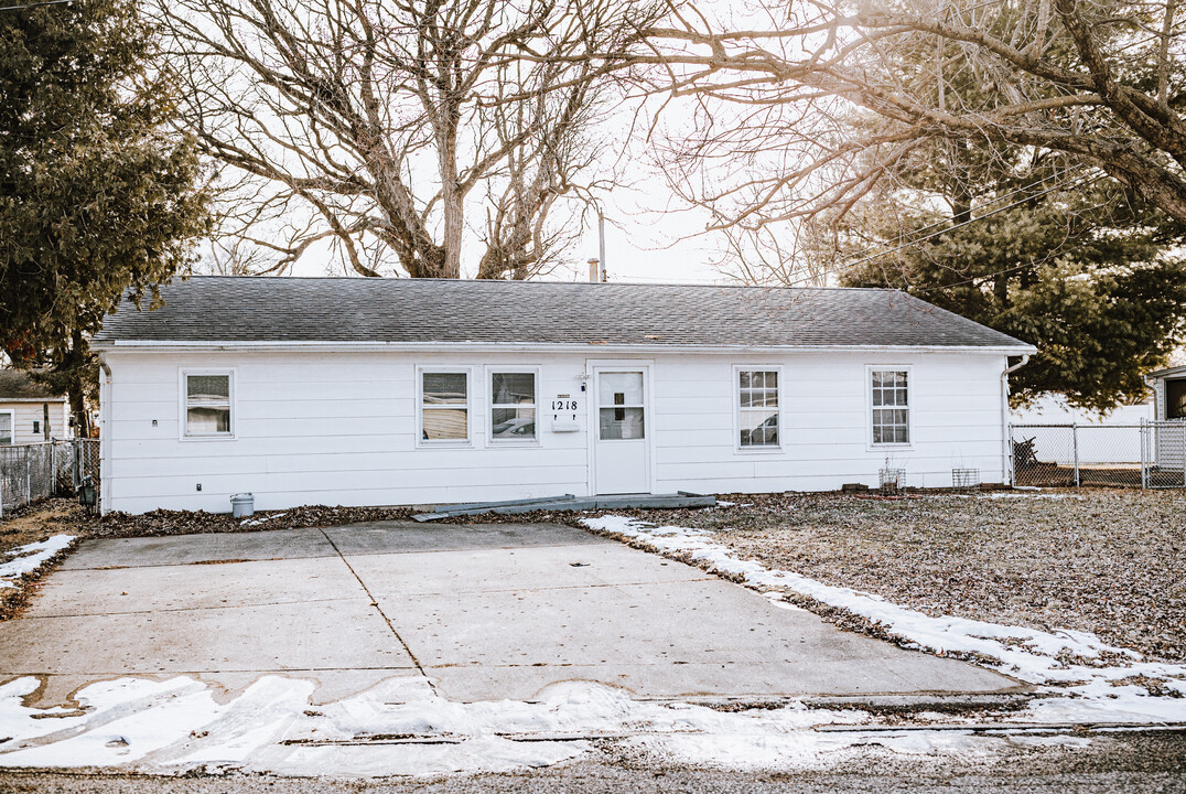 1218 Lorraine St in Danville, IL - Building Photo