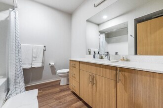 8280 164th Ave NE in Redmond, WA - Foto de edificio - Building Photo
