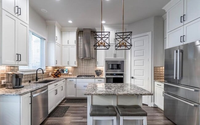 3116 Leather Leaf Ln