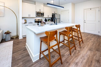 Point at Mid City in Baton Rouge, LA - Building Photo - Interior Photo