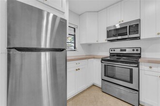 5208 NE 5th Ave in Fort Lauderdale, FL - Building Photo - Building Photo