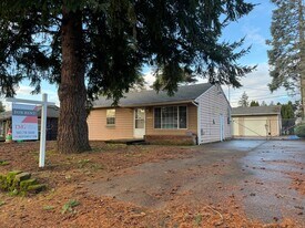 3943 SE 115th Ave in Portland, OR - Building Photo