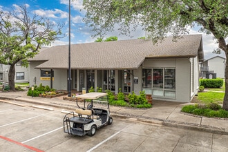 Woodlands of Plano in Plano, TX - Foto de edificio - Building Photo