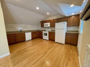 11 McCullums Ln in Highland Falls, NY - Building Photo - Building Photo