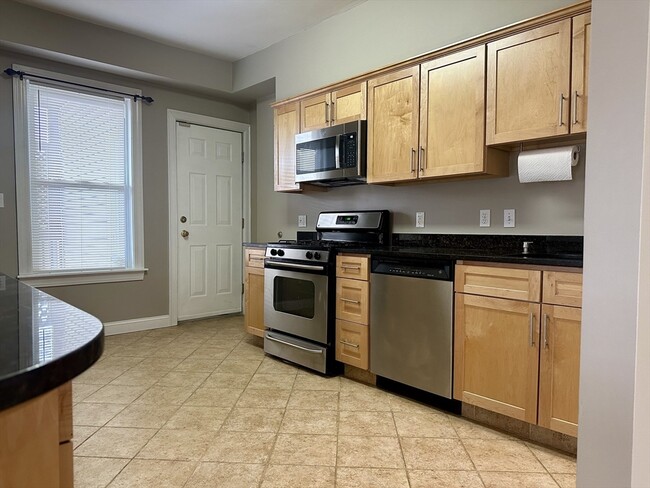 22 Sewall St in Somerville, MA - Building Photo - Building Photo