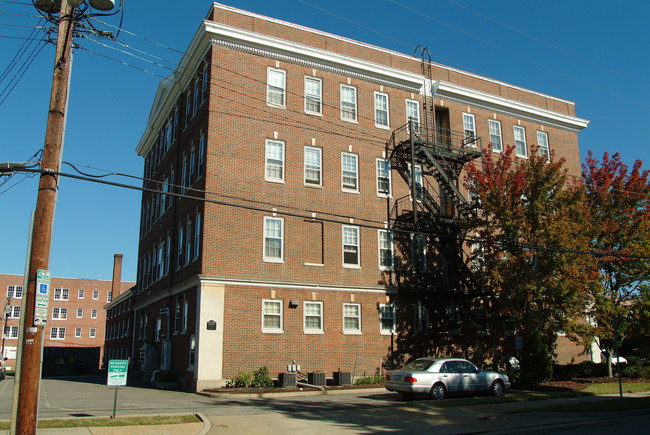 Medical Arts Senior Apartments in Newport News, VA - Building Photo - Building Photo