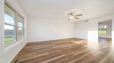 3150 Jacqueline Dr, Unit North in Rockford, IL - Building Photo - Building Photo