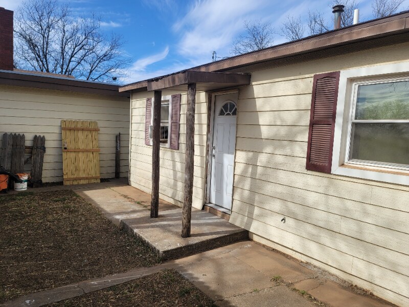 502 Fir St in Idalou, TX - Building Photo