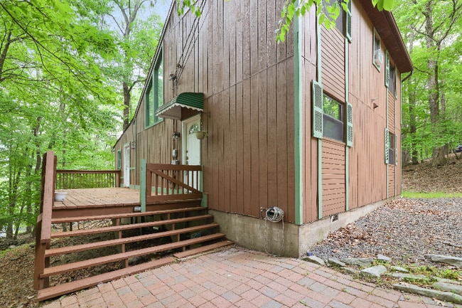 property at 2129 Southport Dr