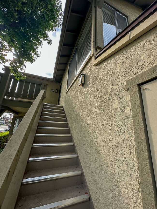 23 Rockwood in Irvine, CA - Building Photo - Building Photo