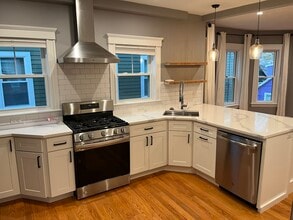 8 George St, Unit #2 in Cambridge, MA - Building Photo - Building Photo