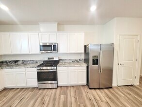 4017 Newmarket St in Roseville, CA - Building Photo - Building Photo