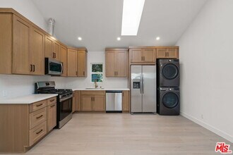 609 Sunset Ave in Los Angeles, CA - Building Photo - Building Photo