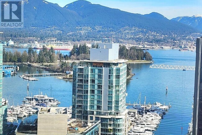 1367-1367 Alberni St in Vancouver, BC - Building Photo - Building Photo