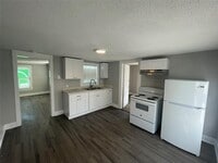 1403 Collier St photo'