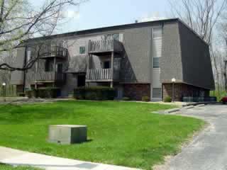 Country Trails Apartments in Decatur, IL - Building Photo