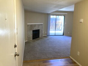 1322 Holland Park Blvd, Unit B in Colorado Springs, CO - Building Photo - Building Photo