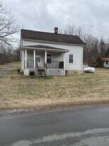 552 W Spencer Rd in Hurt, VA - Building Photo