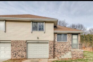 11226 Roxbury Dr in Omaha, NE - Building Photo - Building Photo