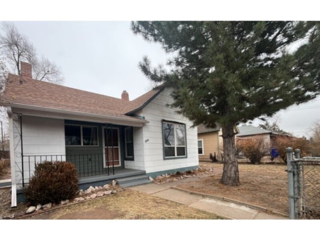 property at 908 W Cucharras St