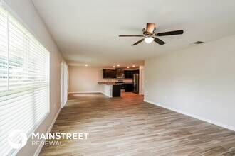 1221 NE 4th Ave in Cape Coral, FL - Foto de edificio - Building Photo