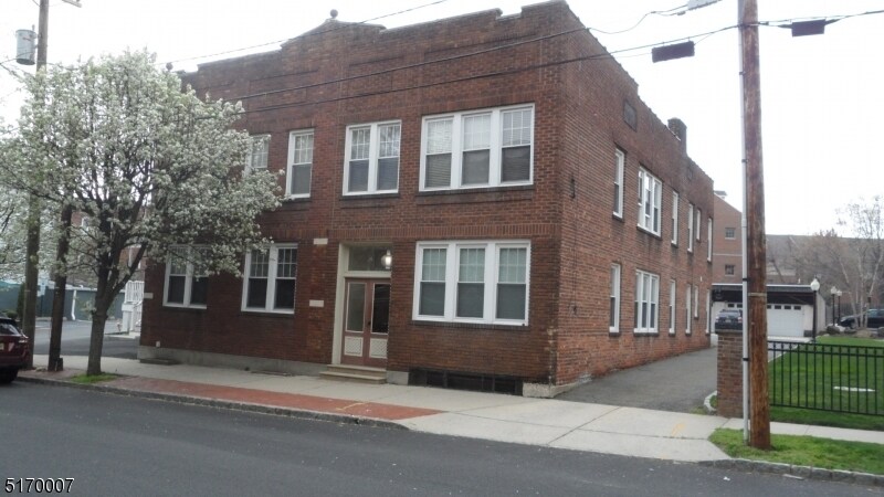 14 Baldwin St-Unit -2 in Montclair, NJ - Building Photo