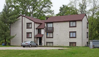 475 Piccadilly Sq in Cincinnati, OH - Building Photo