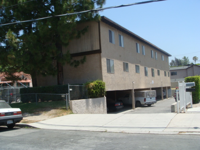 6830 Gentry Ave in North Hollywood, CA - Building Photo - Building Photo